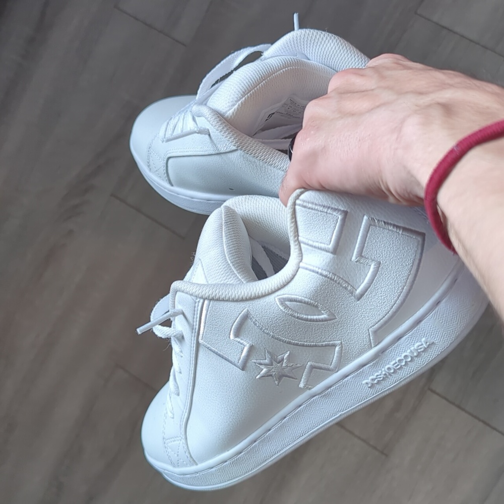 Dc court graffik white size 11